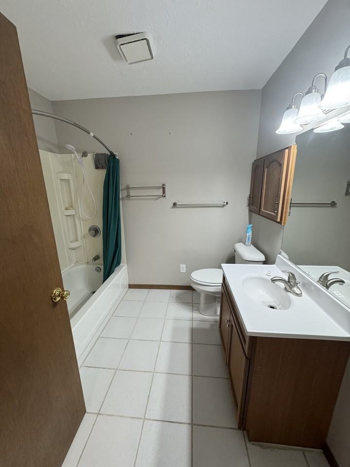 1104 1104 East Avenue ( 1104 Residences) - 4 #4 - Photo 7 of 12