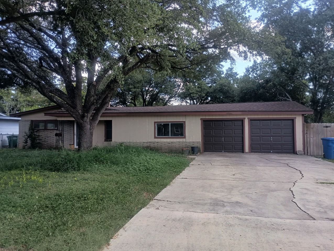 302 Nash Blvd - Photo 2 of 34
