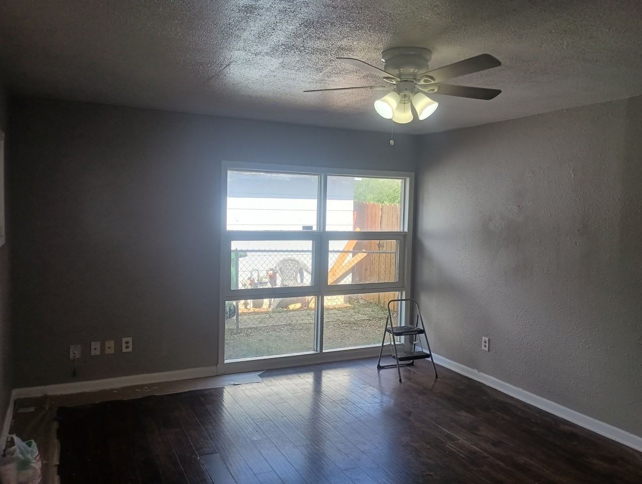 302 Nash Blvd - Photo 4 of 34