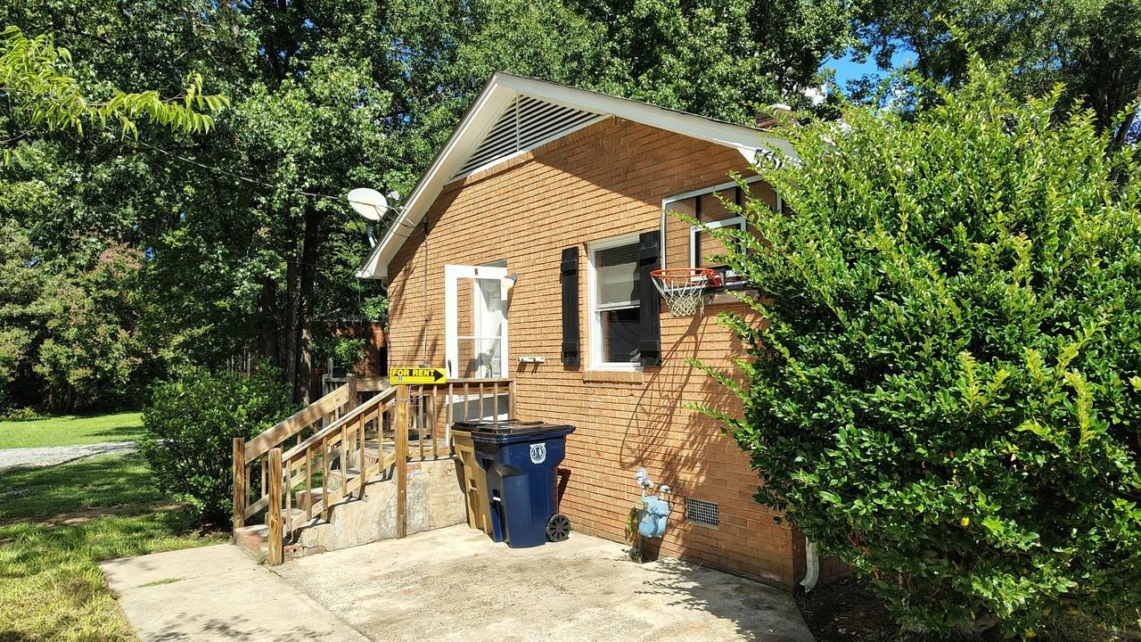 5651 Old Monroe Rd - Photo 2 of 21