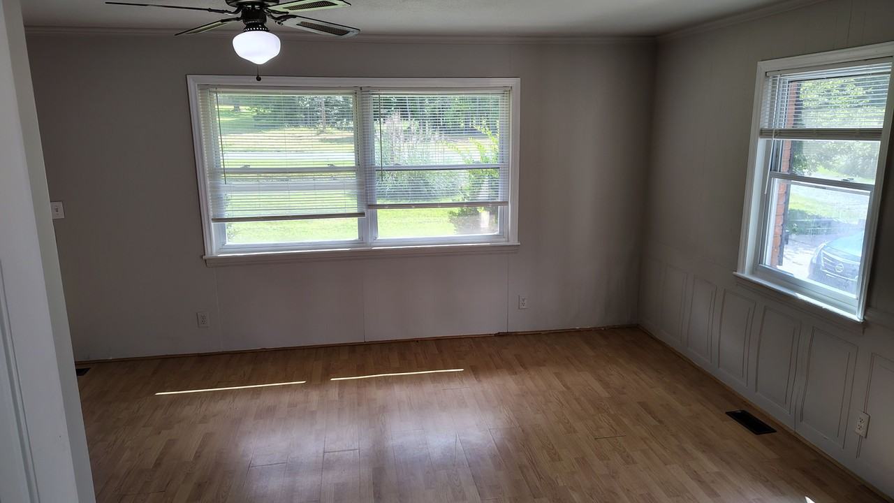 5651 Old Monroe Rd - Photo 3 of 21