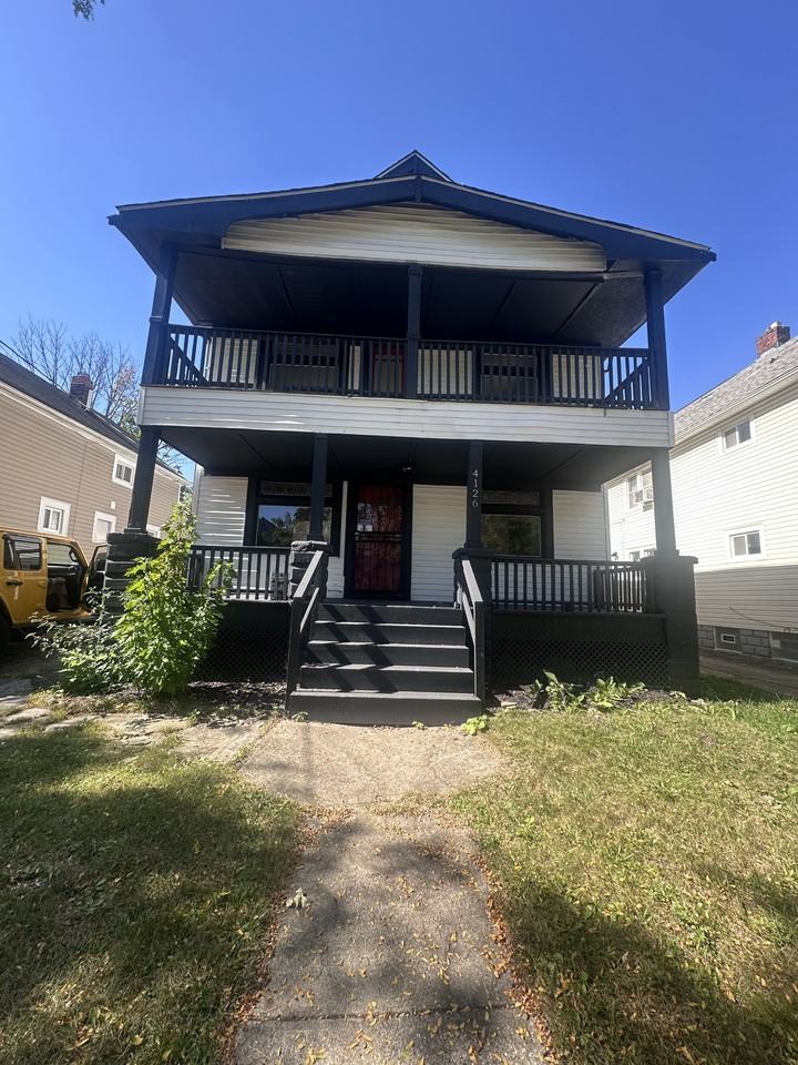 4126 E 143rd St - Photo 2 of 24