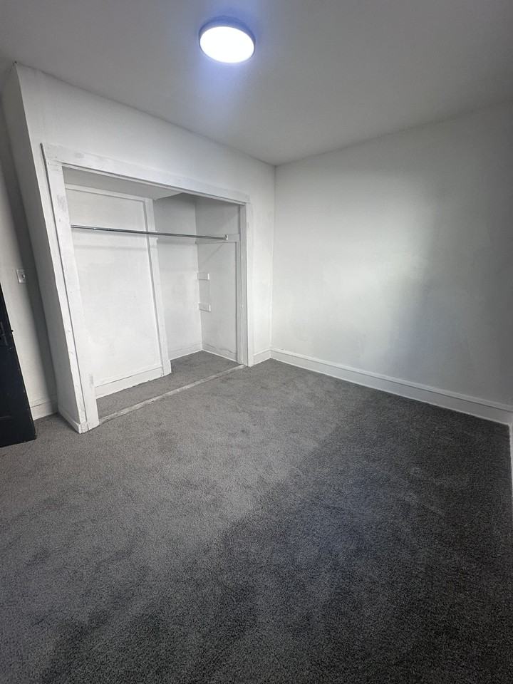 4126 E 143rd St - Photo 5 of 24