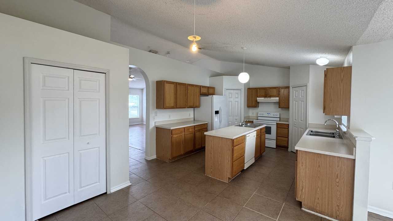 5190 Tanner Rd #1 - Photo 7 of 33