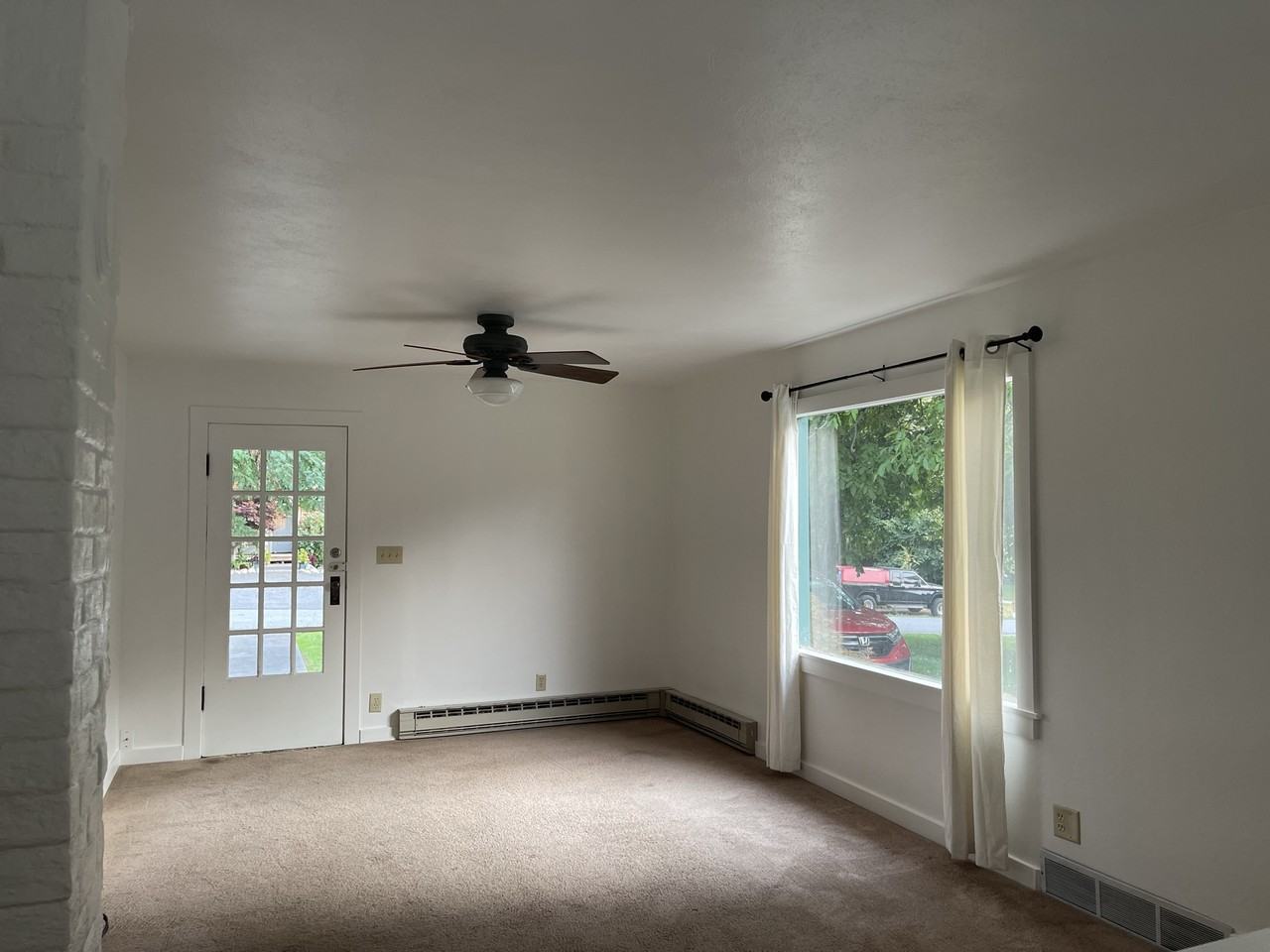 245 S Harris Ave #1 - Photo 4 of 28