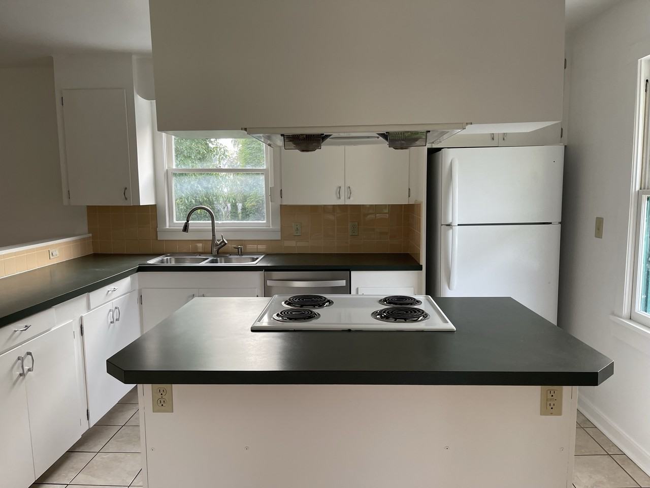 245 S Harris Ave #1 - Photo 6 of 28