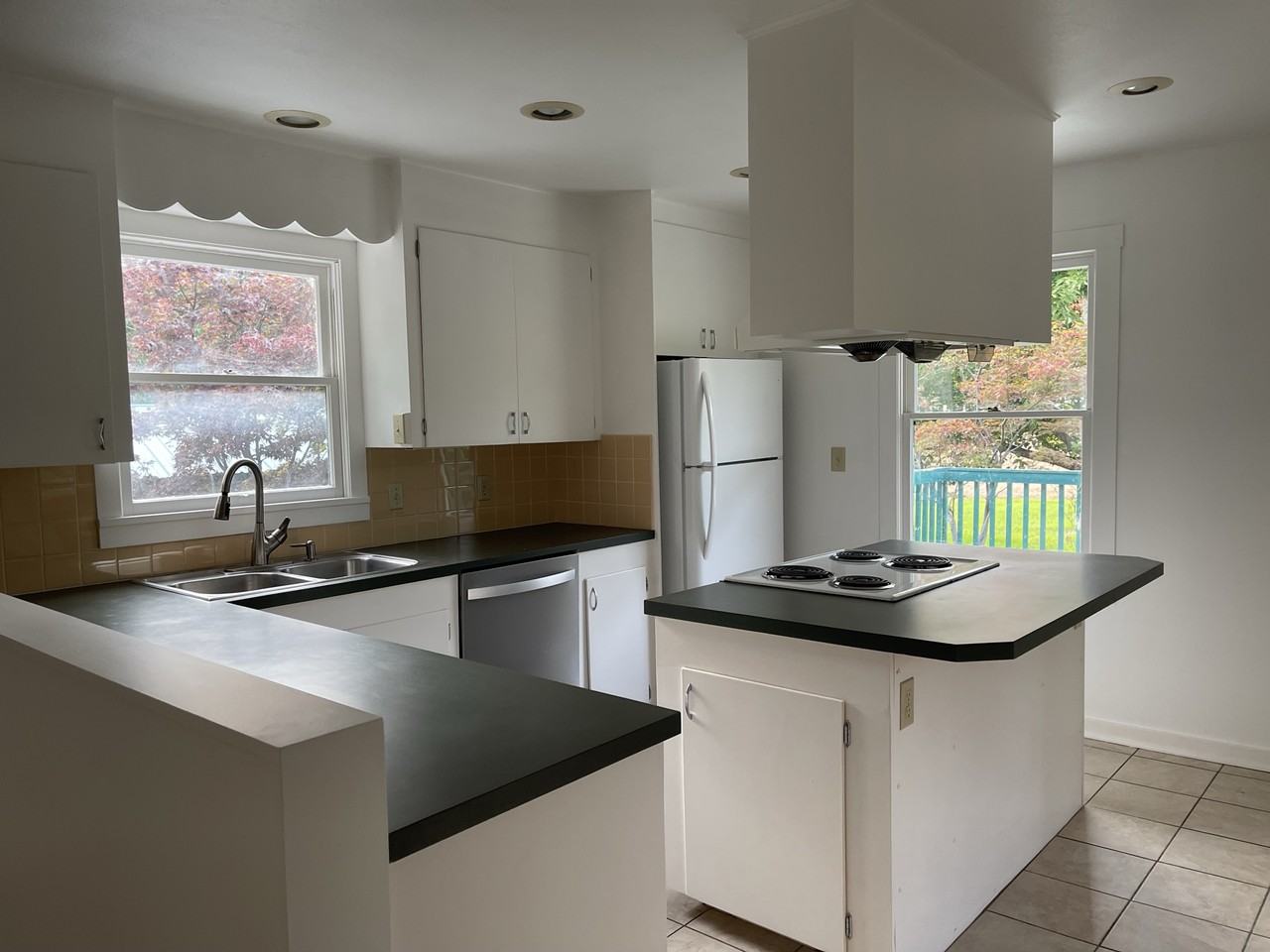 245 S Harris Ave #1 - Photo 7 of 28