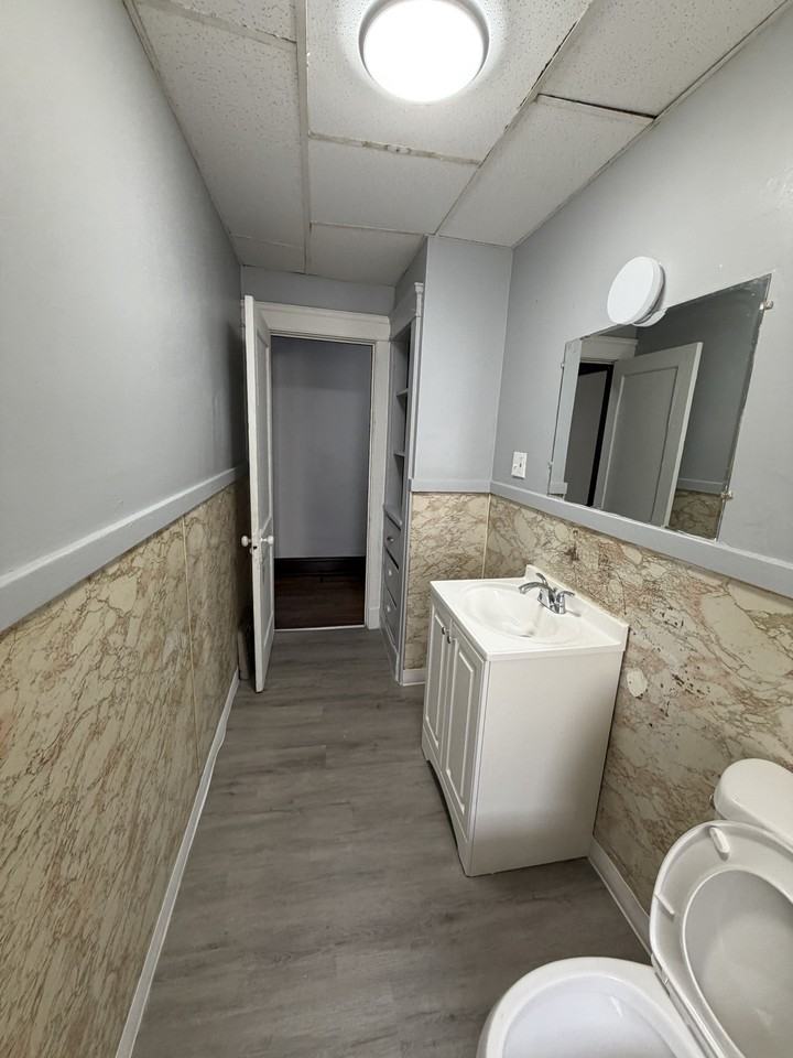 1557 Cohassett Ave #1 - Photo 4 of 11