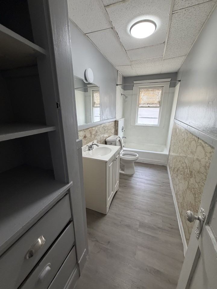 1557 Cohassett Ave #1 - Photo 5 of 11