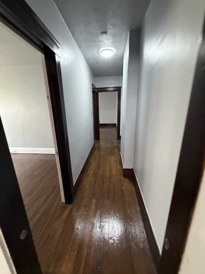1557 Cohassett Ave #1 - Photo 7 of 11