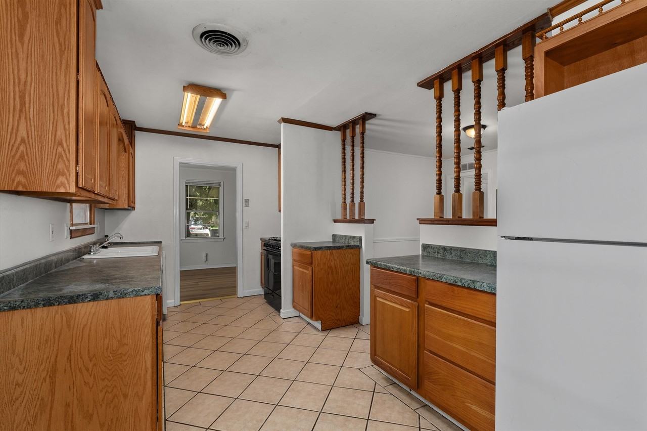 826 Martha Ln #1 - Photo 4 of 23