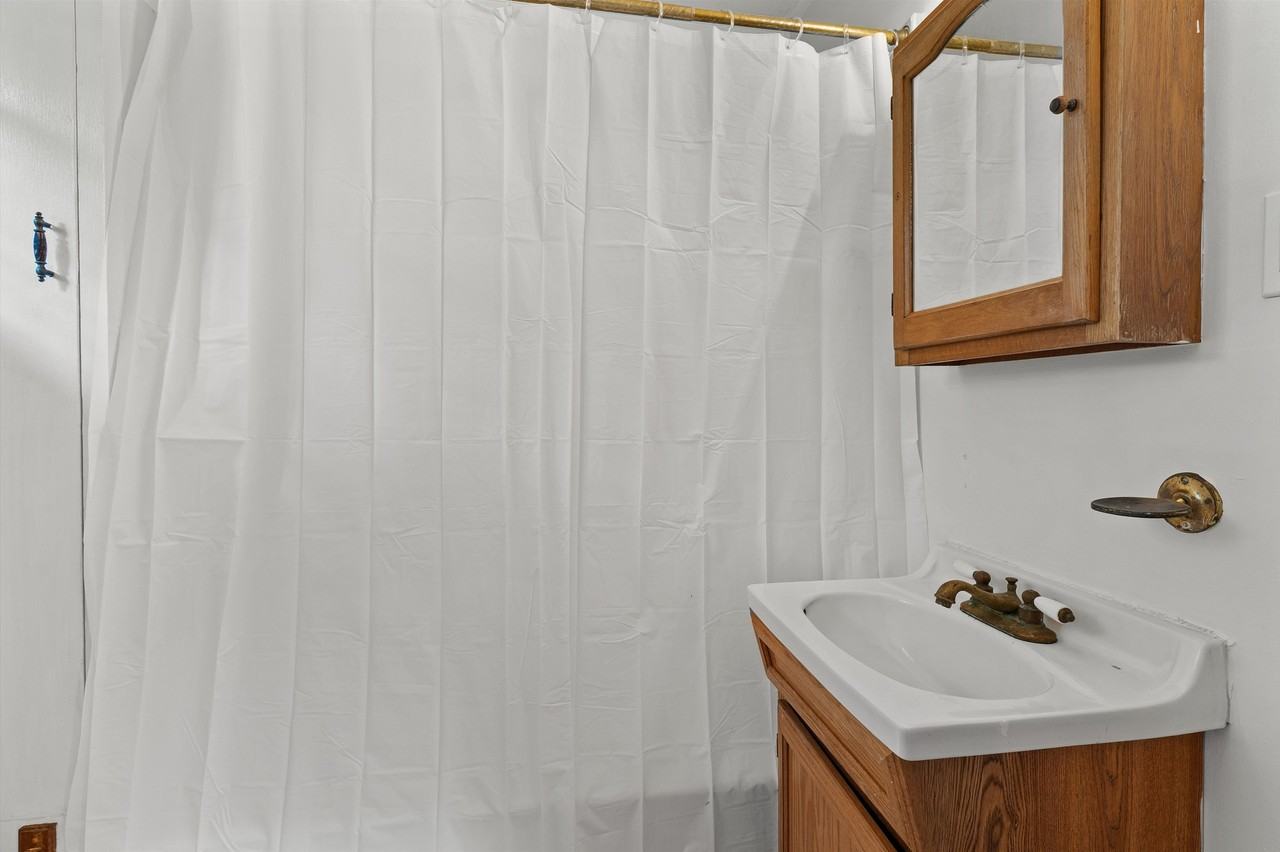 826 Martha Ln #1 - Photo 7 of 23