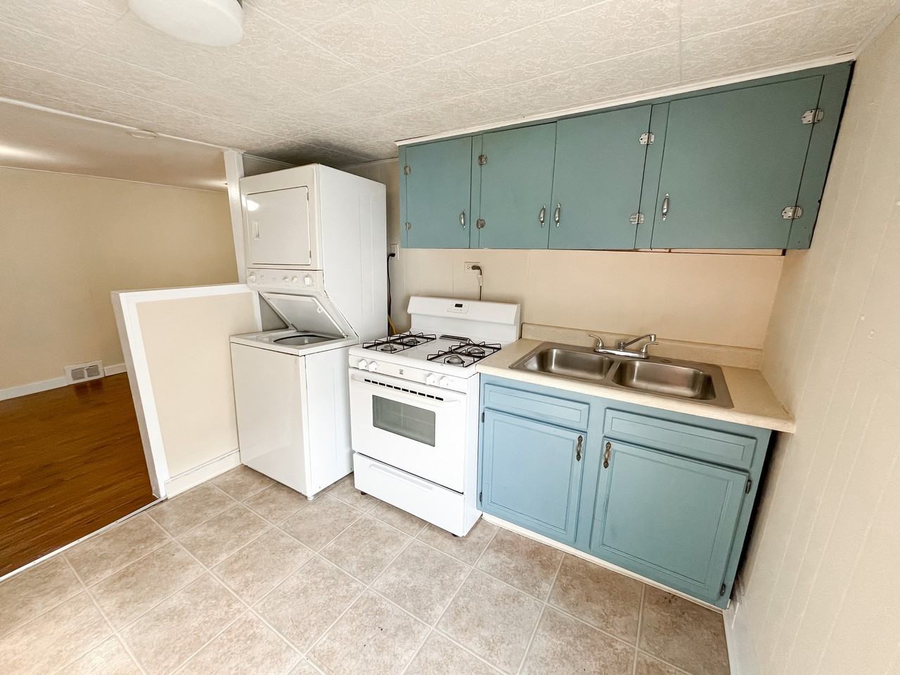 416 Coffeen St #416-2 - Photo 2 of 16