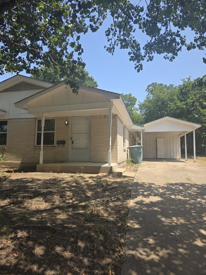 1435 S Rusk St #1 - Photo 3 of 17