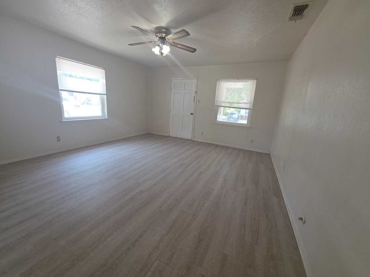 1435 S Rusk St #1 - Photo 5 of 17
