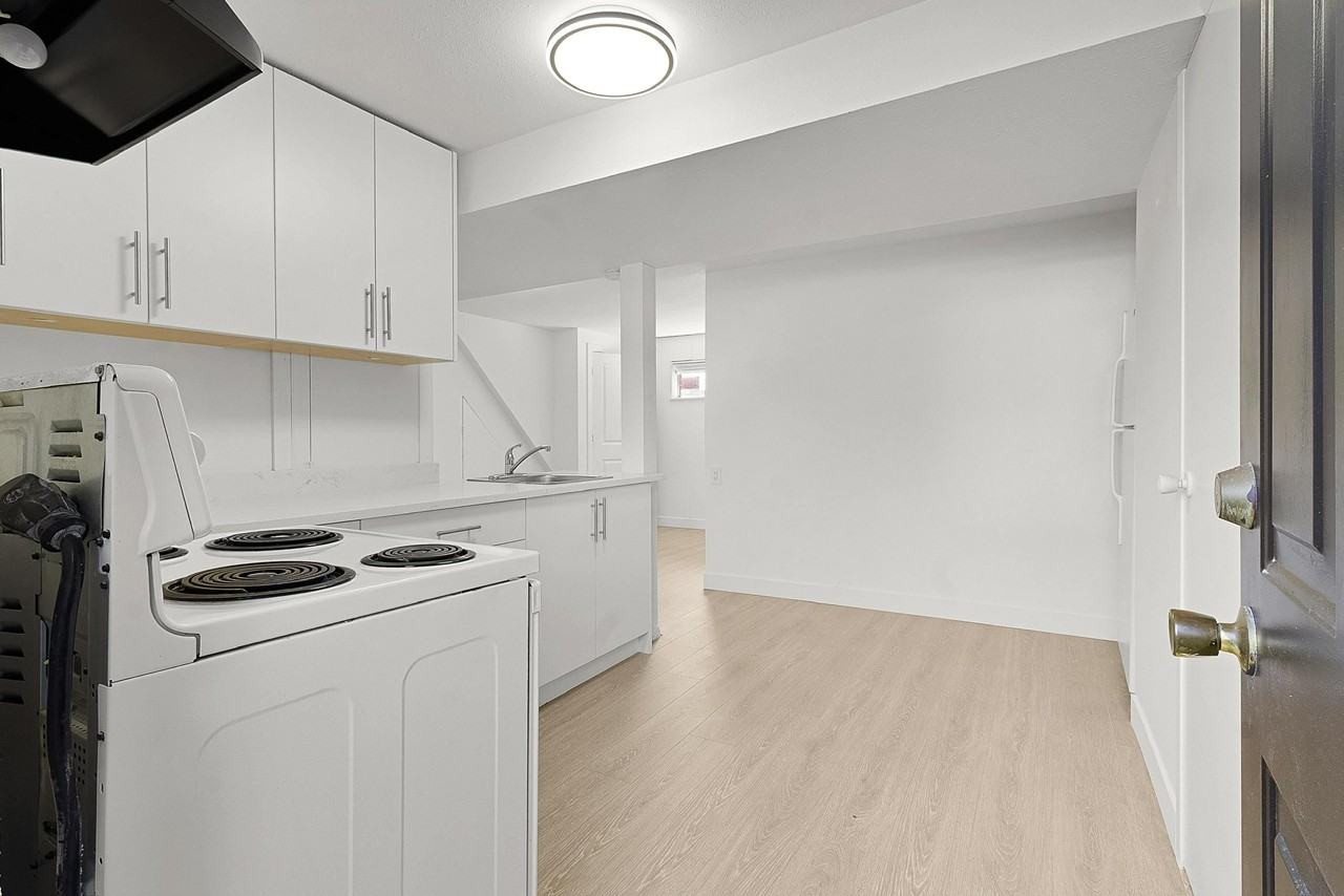1930 Westbury Ave - Photo 6 of 11
