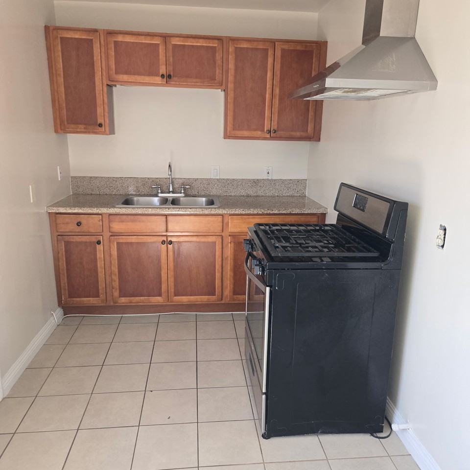15811 Osage Ave #15811 - Photo 2 of 10