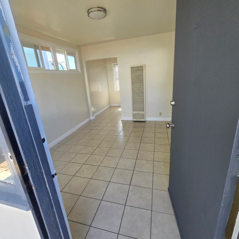 15811 Osage Ave #15811 - Photo 4 of 10