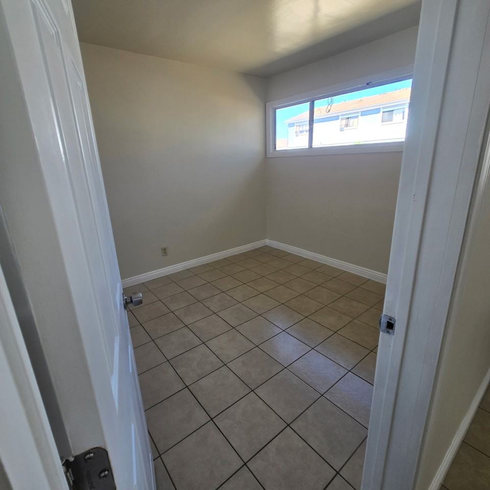 15811 Osage Ave #15811 - Photo 5 of 10