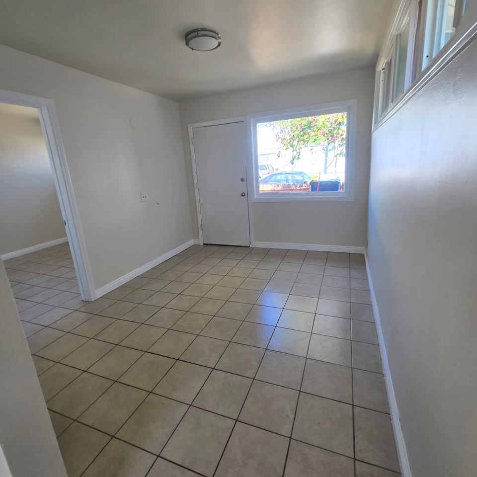 15811 Osage Ave #15811 - Photo 6 of 10