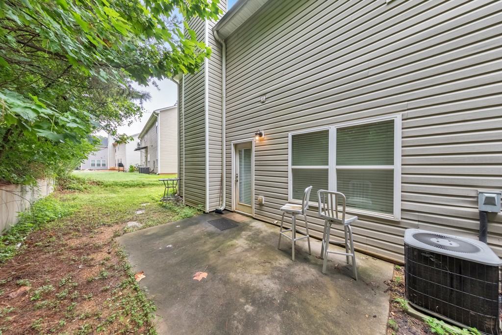 179 Holbrook Dr #1 - Photo 2 of 33