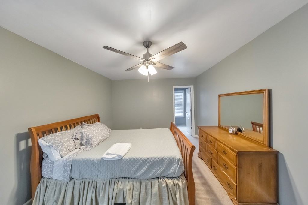 179 Holbrook Dr #1 - Photo 5 of 33