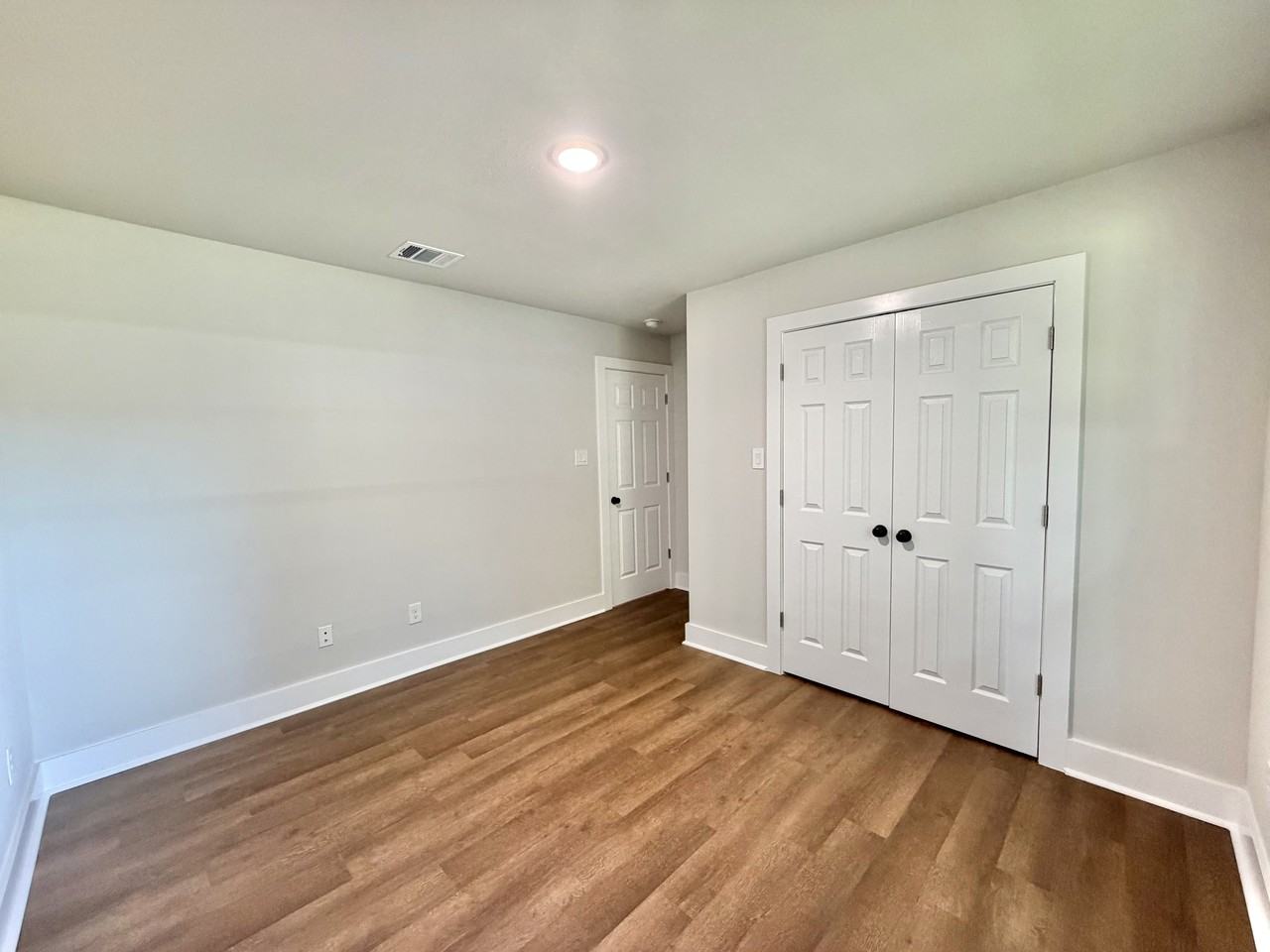 1401 Lincoln St #1 - Photo 7 of 9