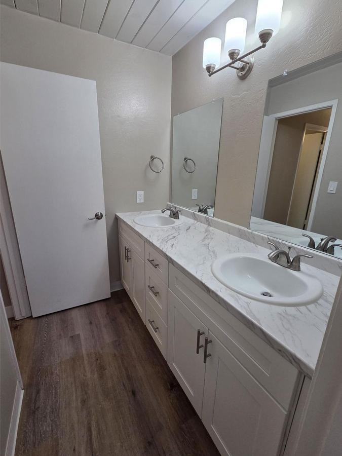 1935 H St - Photo 7 of 19