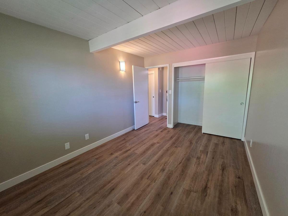 1935 H St - Photo 5 of 20