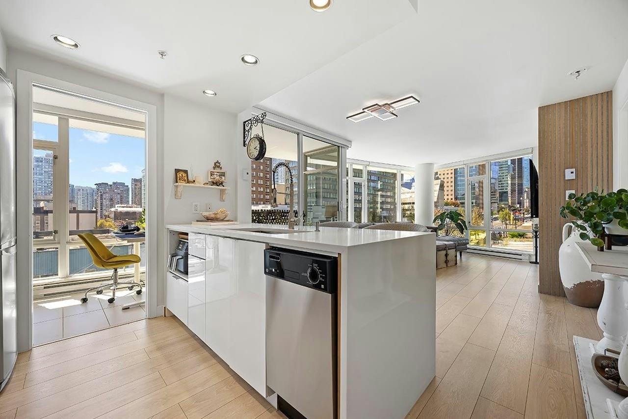 161 West Georgia Street - Photo 4 of 22