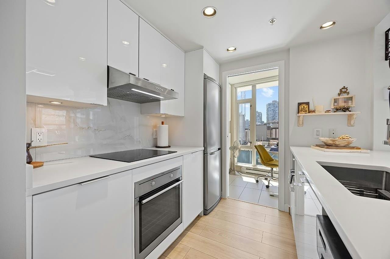 161 West Georgia Street - Photo 6 of 22