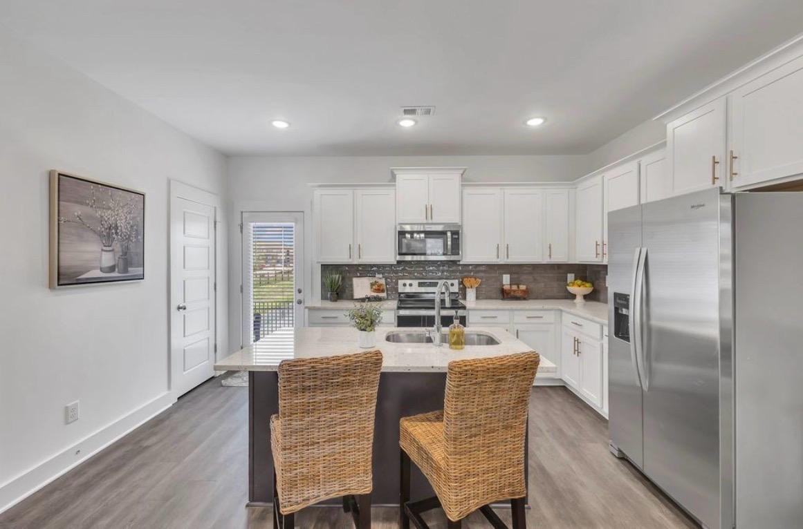 103 Floyd Junction #103 - Photo 3 of 11