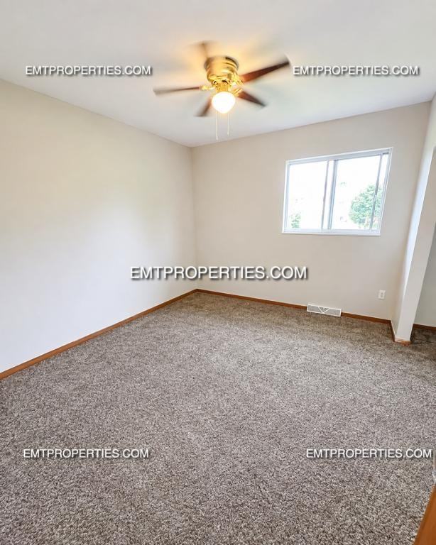 3024 Meister Rd - Photo 3 of 8