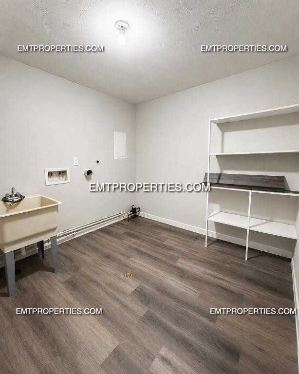 3024 Meister Rd - Photo 4 of 8