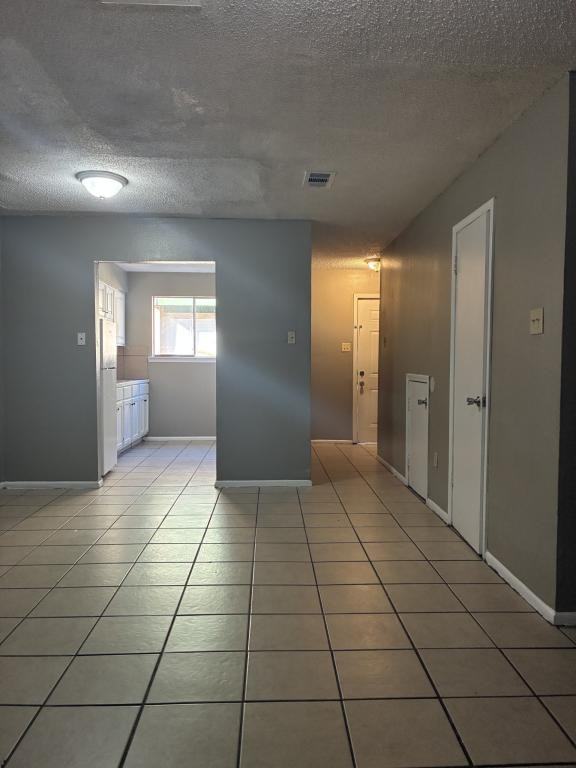 1435 Jasper Ave #C - Photo 2 of 18