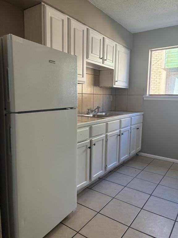 1435 Jasper Ave #C - Photo 3 of 18