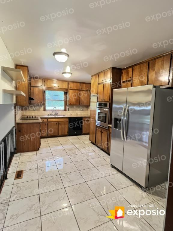 4579 Bergen Ct - Photo 7 of 49