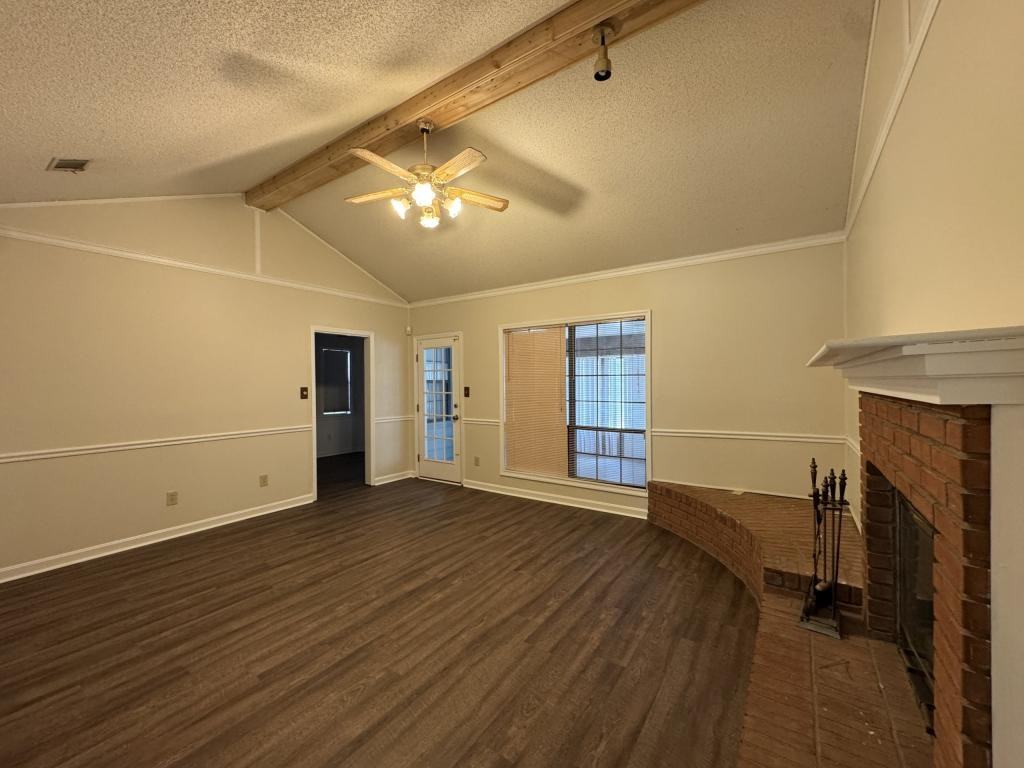 327 Bonnie Dr - Photo 2 of 20