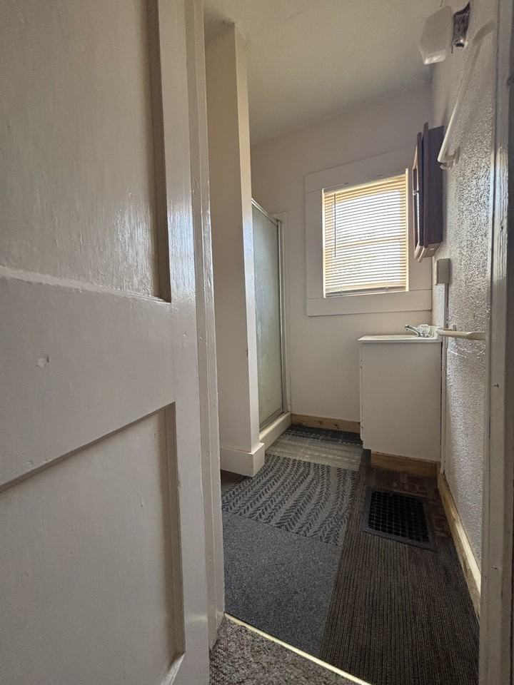 1209 N 11th St #1209A - Photo 5 of 11