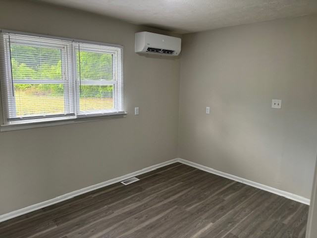 375 Bladen Cir - Photo 2 of 7
