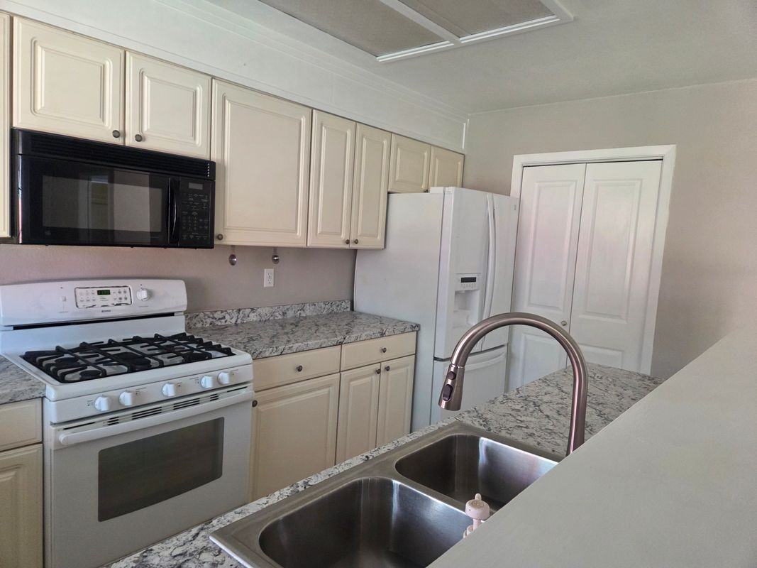 608 5th St - Photo 3 of 21