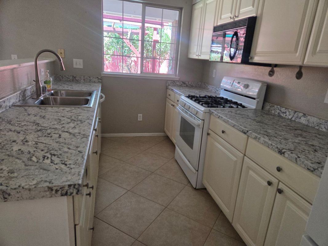 608 5th St - Photo 4 of 21