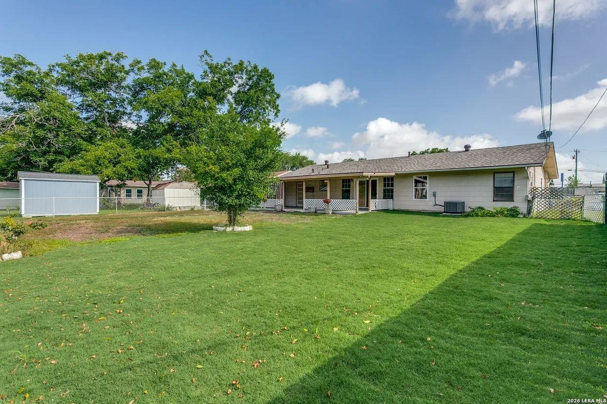 207 Balboa Dr
