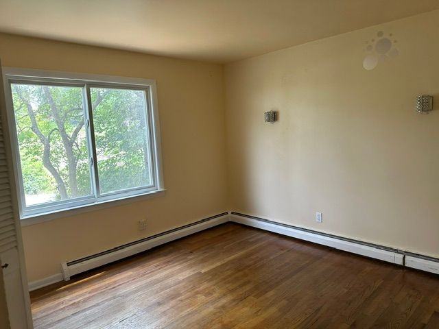 182 Ashton St - Photo 2 of 3