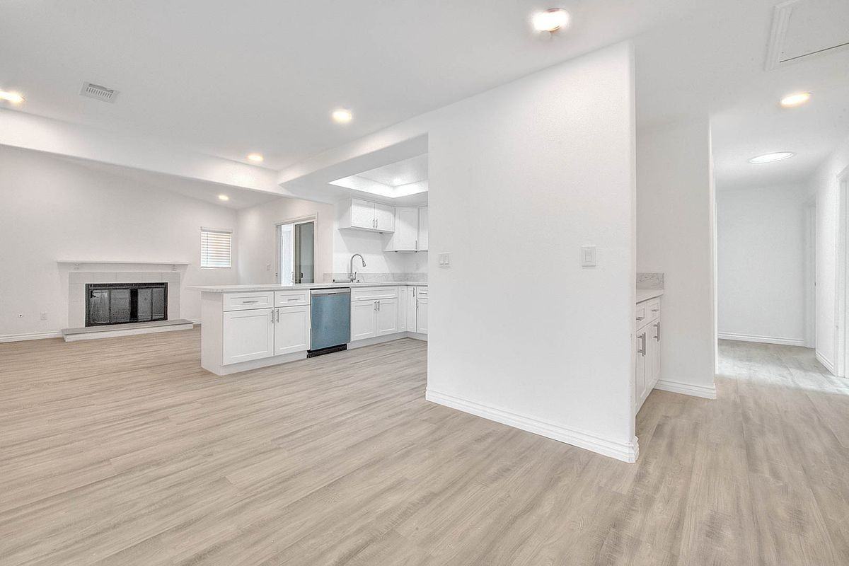 2682 Vista Laguna Ter - Photo 2 of 3