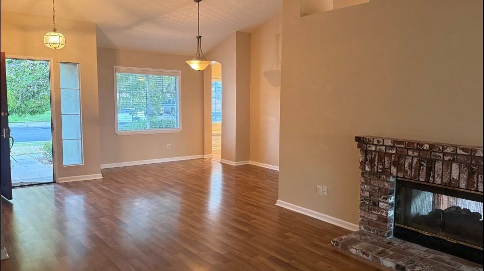 3143 Mariposa Ave - Photo 2 of 14