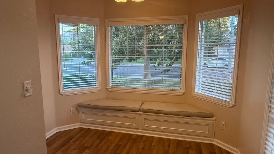 3143 Mariposa Ave - Photo 5 of 14