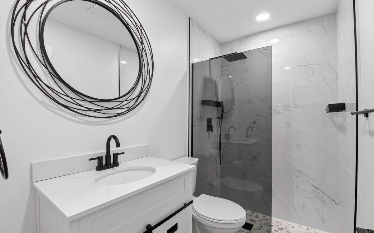 725 Heron Dr - Photo 3 of 5