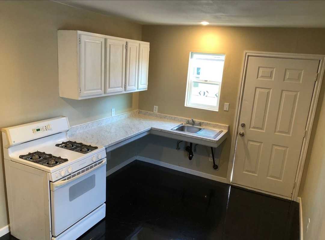 229 S San Antonio Ave - Photo 3 of 4