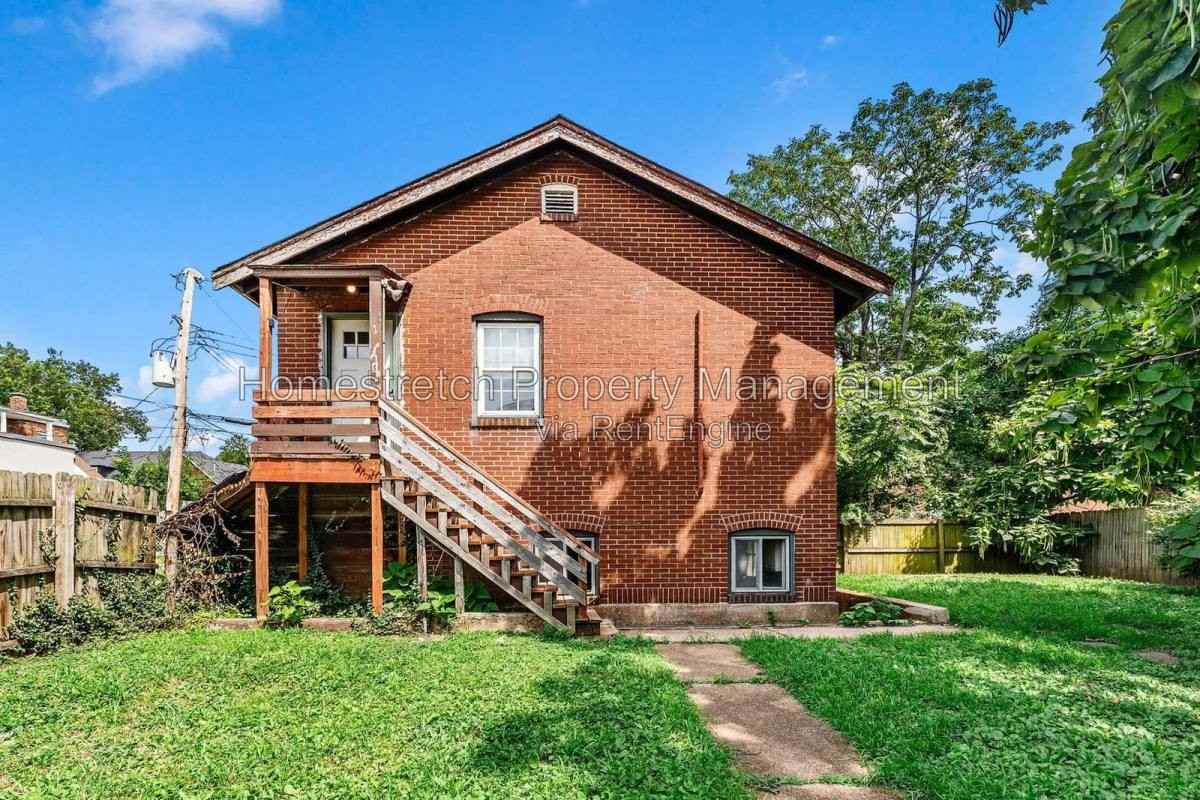 3948 S Grand Blvd